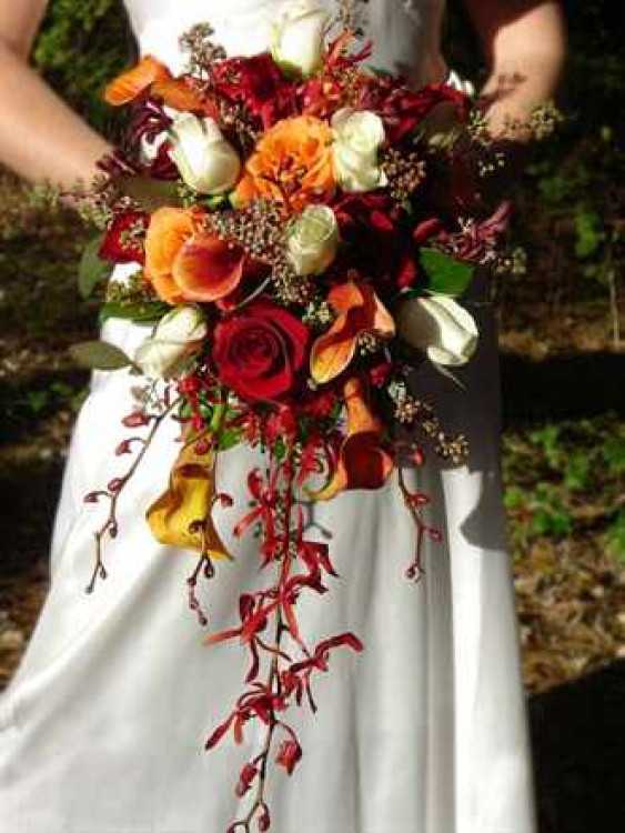 Букет для свадьбы осенью: красивые варианты для шикарного образа