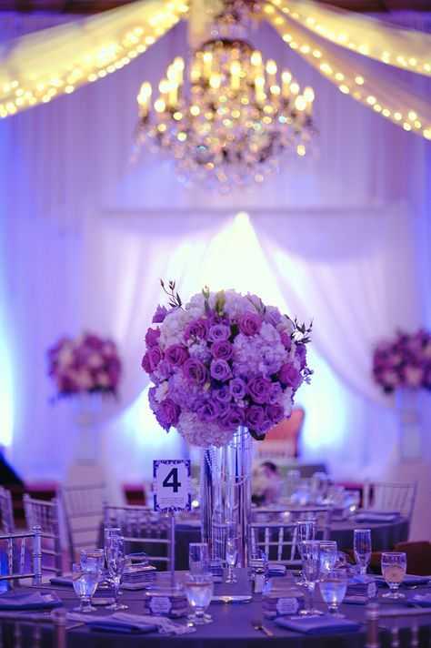 Оформление свадебного зала цветами (56 фото): украшение помещения на свадьбу живыми цветами и из бумаги