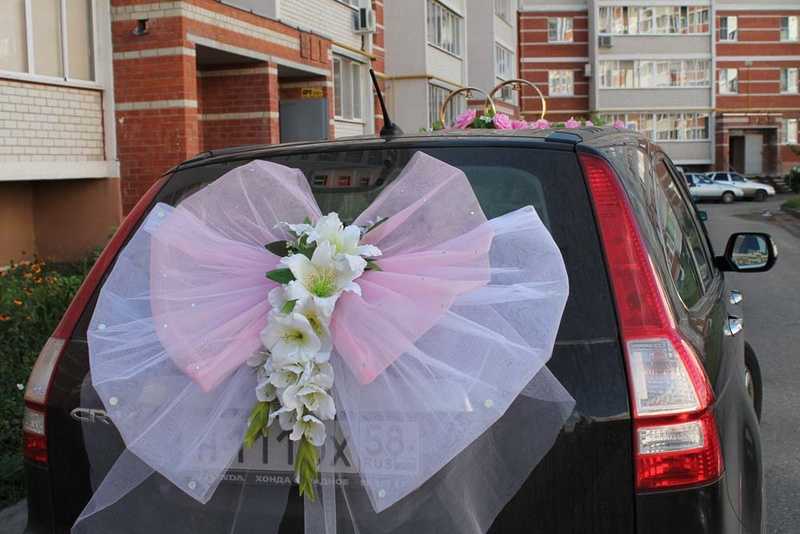 Украшения машины на свадьбу - красивый дизайн кортежа (58 фото)