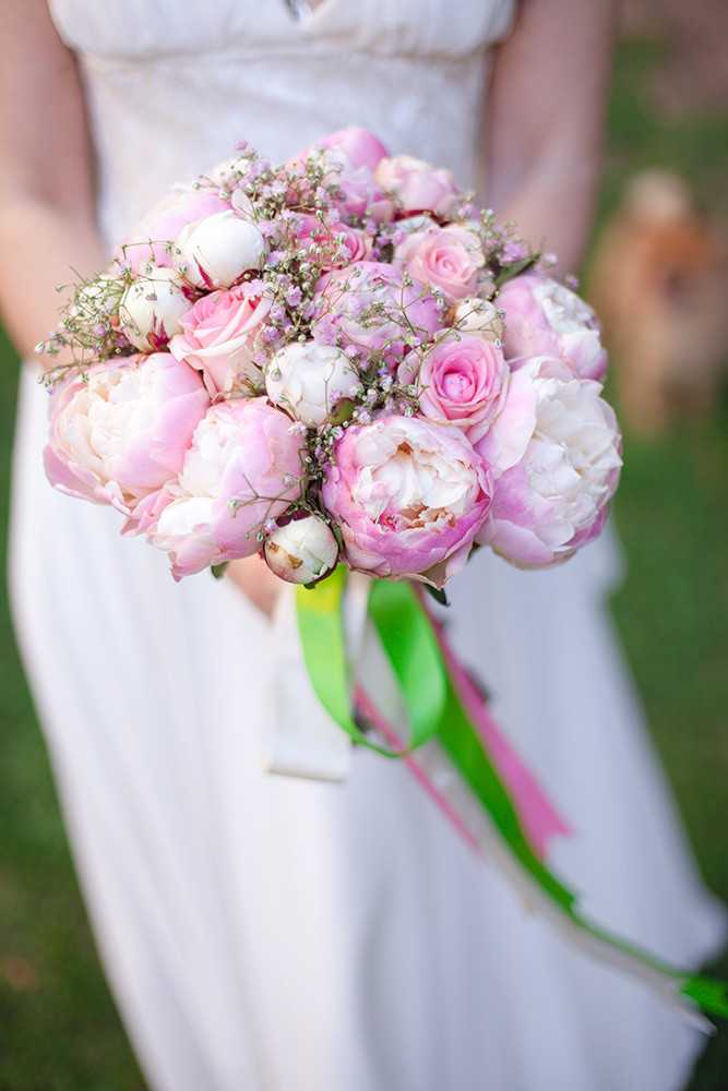 Букет невесты из пионов, составляем флористическую композицию