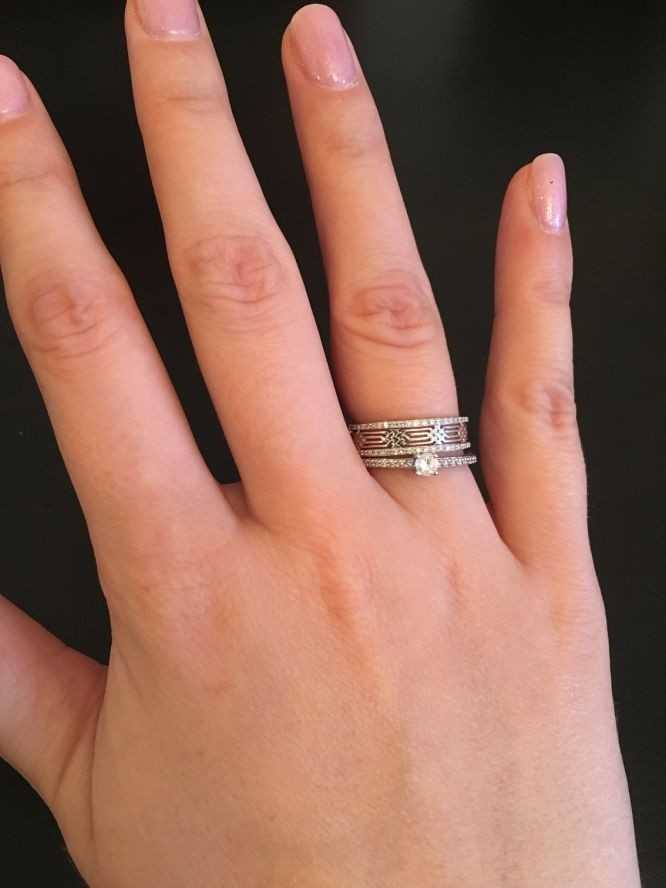 На какой палец одевают помолвочное кольцо (73 фото): на какой руке следует носить кольцо для помолвки и как его выбрать