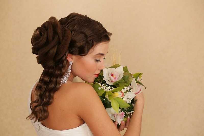Свадебные прически с фатой на средние, длинные и короткие волосы