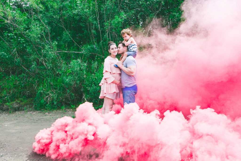 Фото с цветным дымом - свадебная, осенняя, зимняя фотосессия: интересные идеи