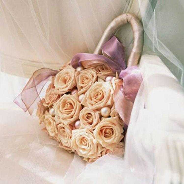 Можно ли дарить лилии на свадьбу. какие цветы дарят мужчинам, женщинам и на свадьбу
