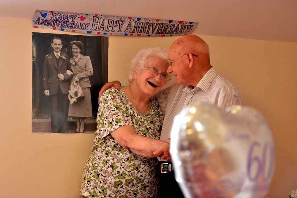 45 лет свадьбы - сапфировая ? что дарить на 45 годовщину совместной жизни