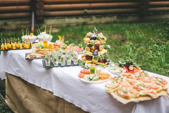 Горячие закуски на свадебный стол? – какие в [2021] вкусные (вторые) блюда подают