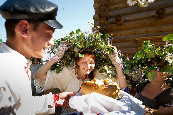 Русские свадебные традиции: сватовство, помолвка, девичник, венчание, встреча молодых