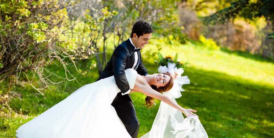 35 самых красивых свадебных платьев всех времён