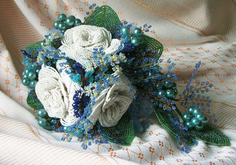 Пошаговый урок по плетению цветочных букетов и композиций из бисера